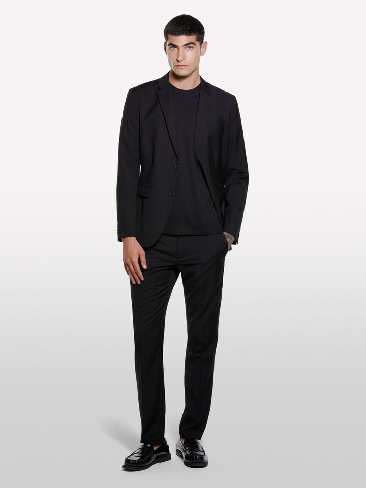 T-shirt noir à manches courtes coupe régulière - t-shirts à manches courtes pour homme - Noir | Sisley image number 1